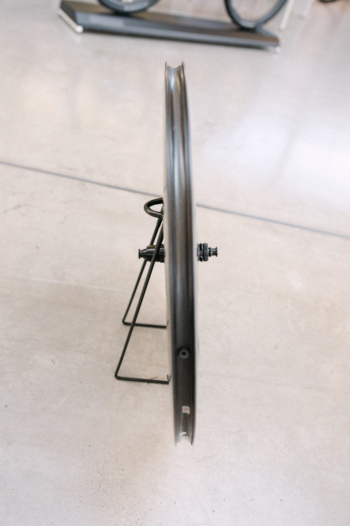 Seitenprofil der Pertual Avro-8 SL Disc, extrem schlanke Bauform
